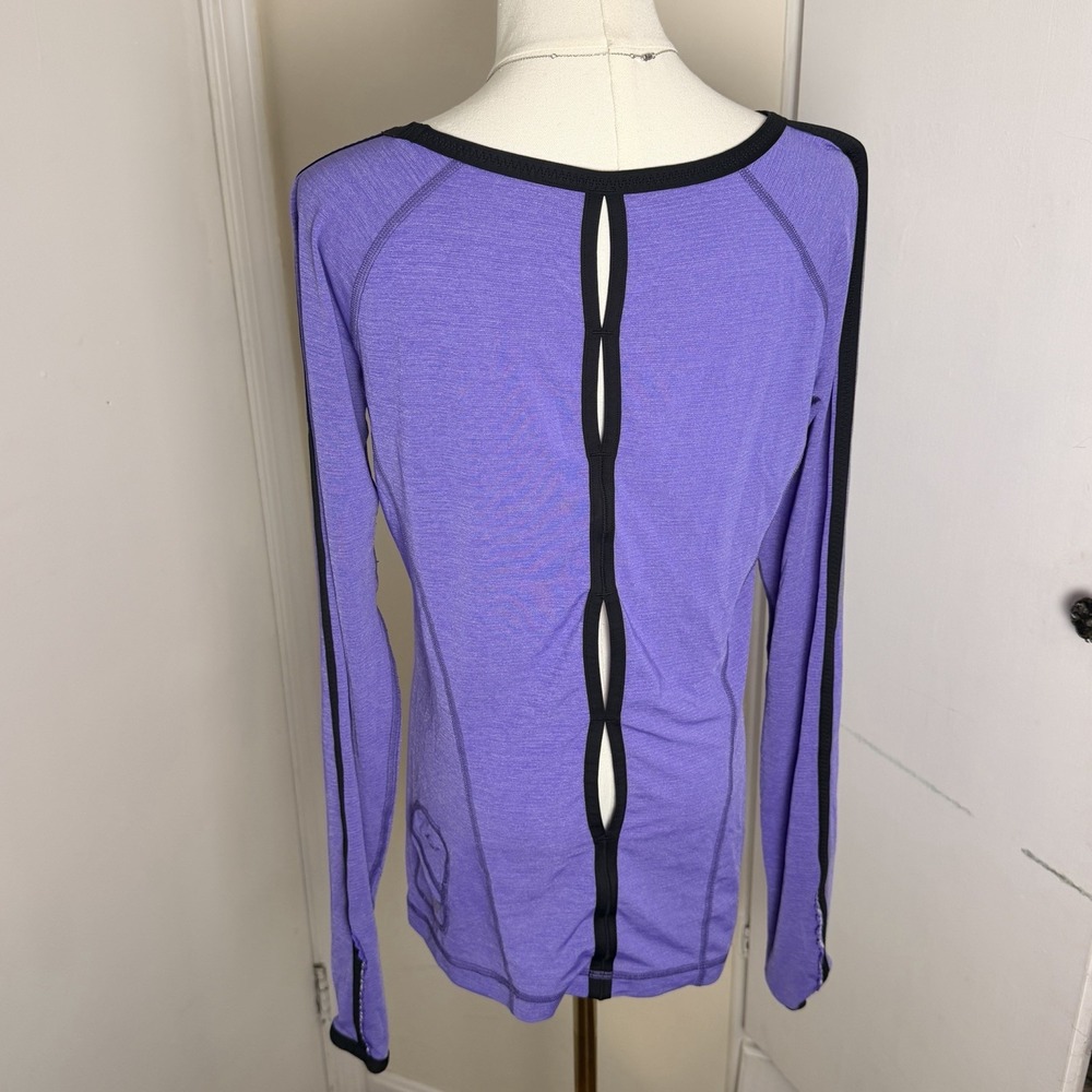 Lululemon Women's Long Sleeve Team Spirit Running Shirt Purple W/Thumb Holes Sz8